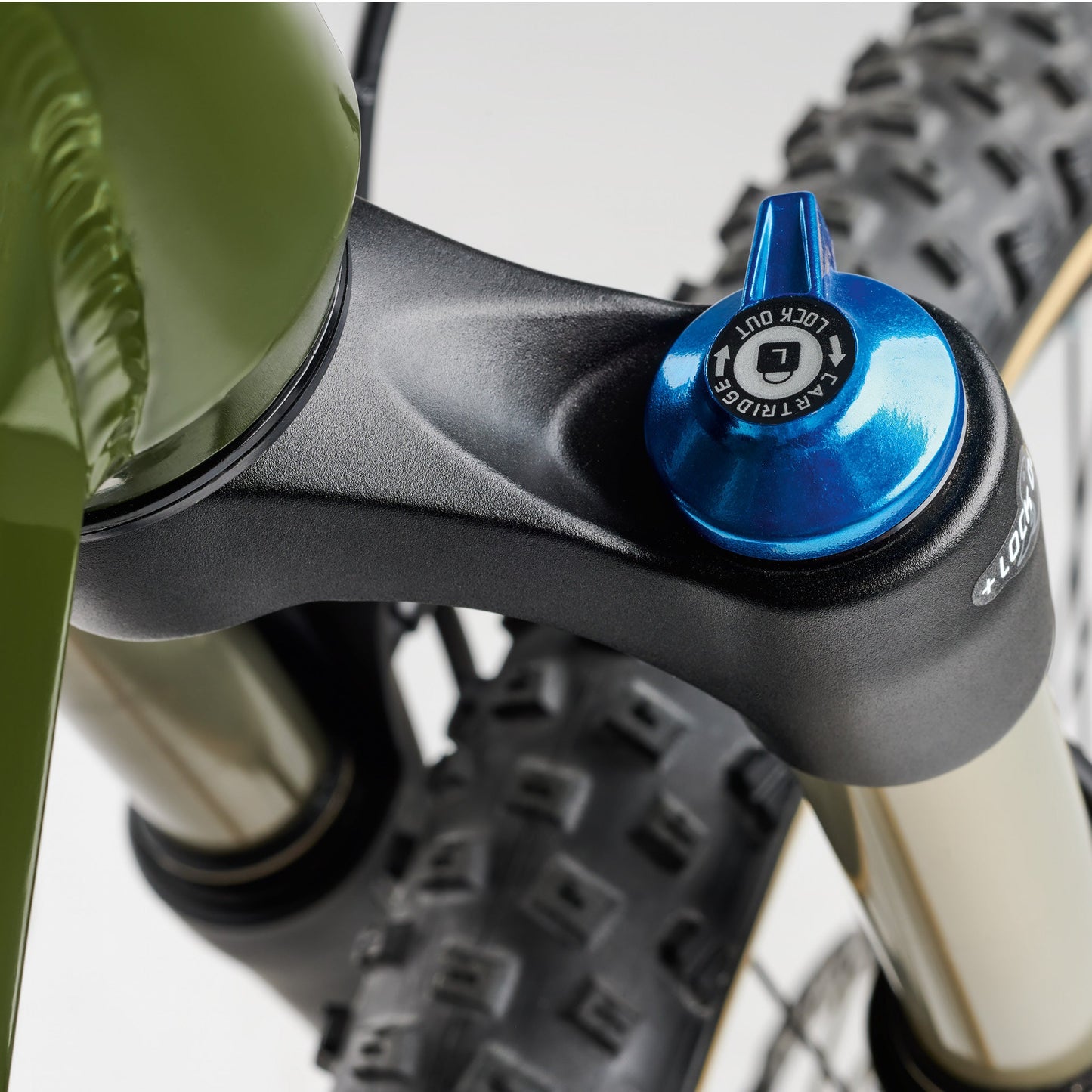 Vélo électrique pour enfant | e-troX Race 24 pouces 9 vitesses