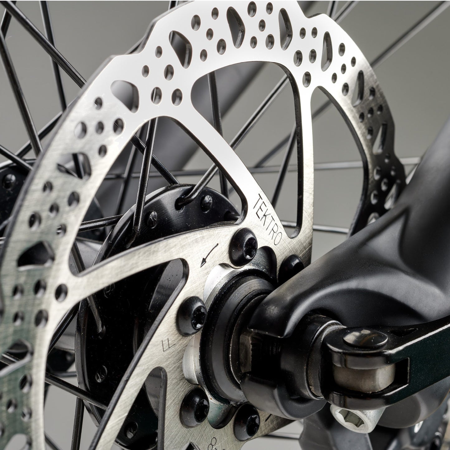 Vélo électrique pour enfant | e-troX Race 26 pouces 9 vitesses