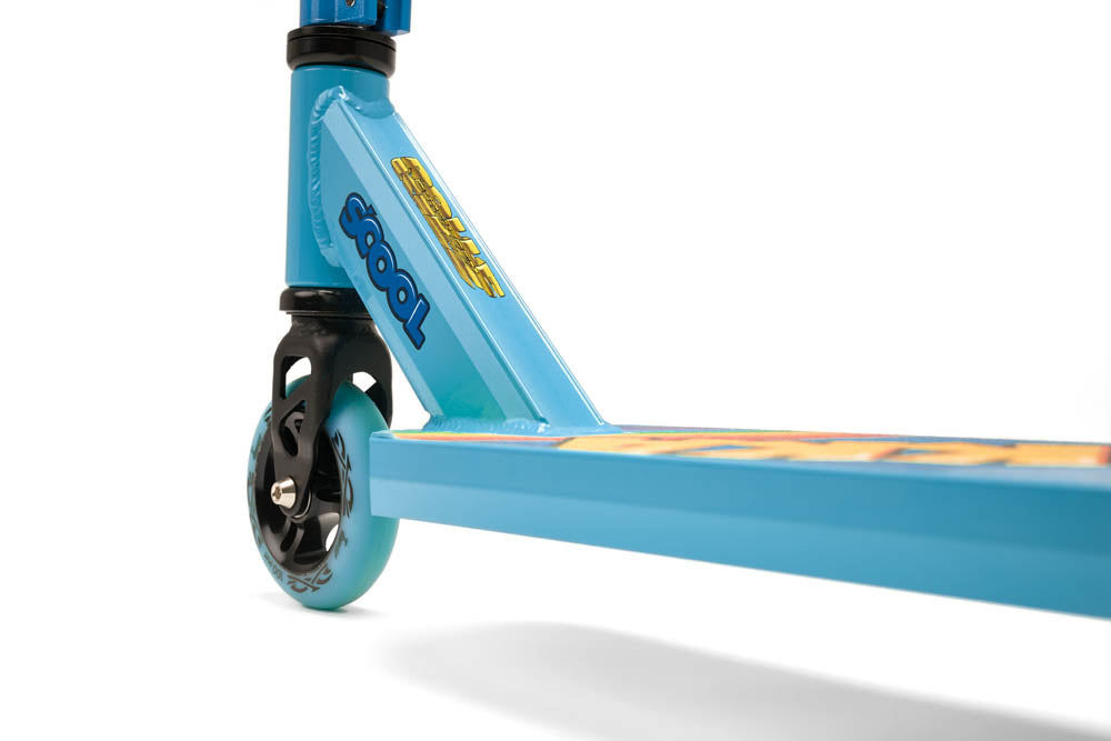 DIKKA Stunt Scooter - Roll through the neighborhood